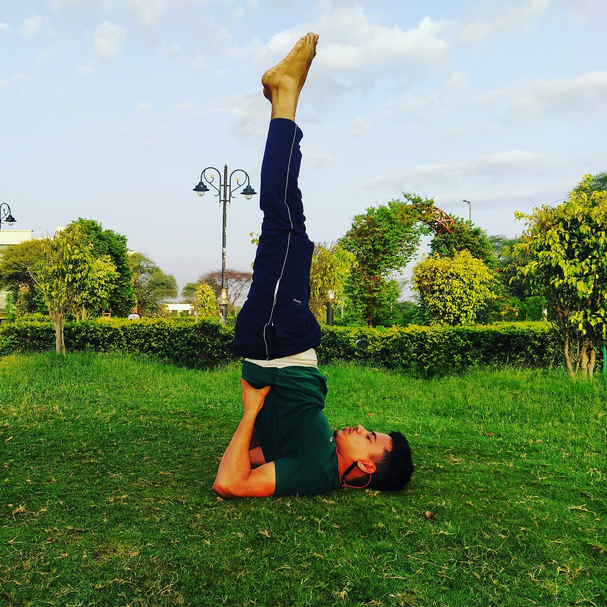 skrssixteen's tweet photo. Sarvangasana
#Yoga https://t.co/FHSNx4ZGSP