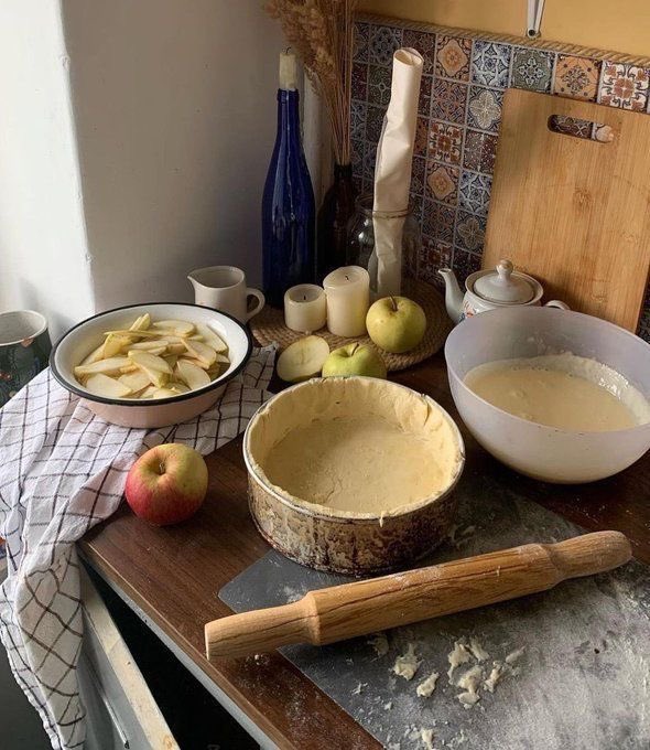 lassybees's tweet photo. sunday bakings 🥚 https://t.co/mQL7sgz4fI