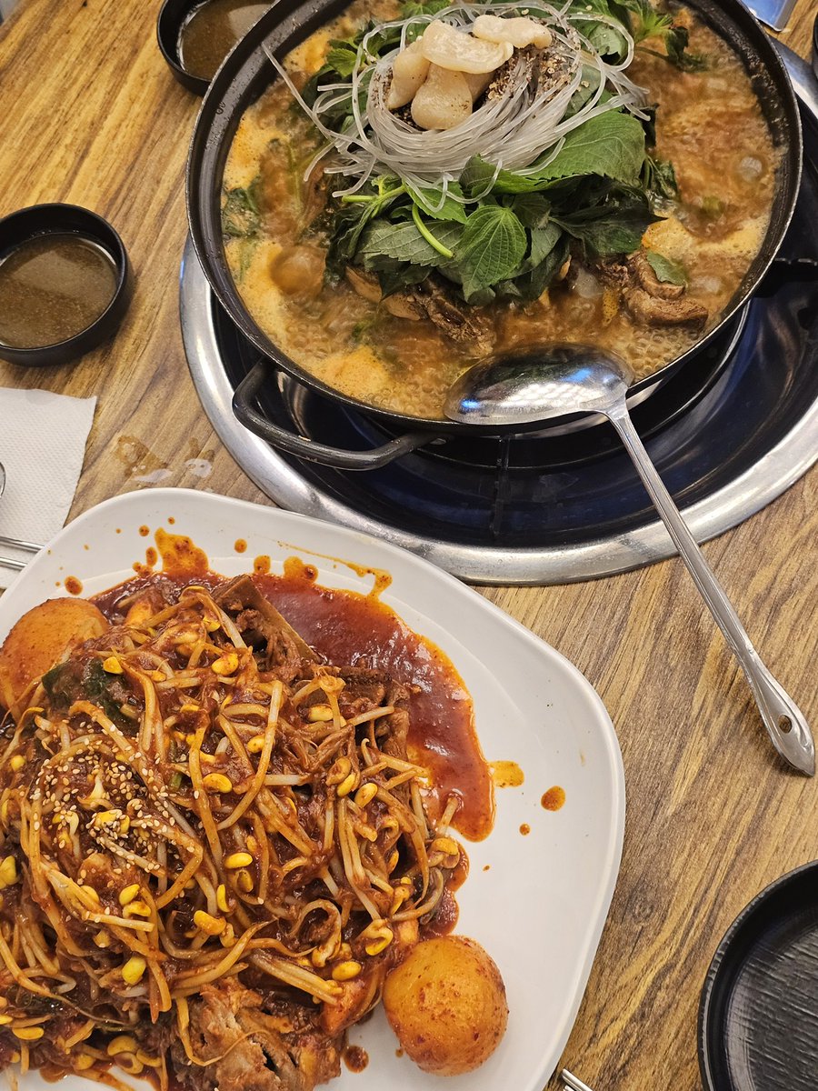 5neulbon9's tweet photo. 경기도 이기고 개맛있는 뼈찜을 먹음. . . ㅁㅊㅋㅋ 진짜 존맛 ㅋㅋ https://t.co/TF5vglxfUA