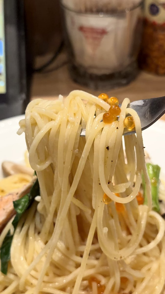 apple_matsumo's tweet photo. 『一人でも通いやすい激ウマパスタ』
🍝 新宿　パスタ屋 景虎 🍝

席も広めで、おひとり様でも行きやすいお店！
一週間めちゃくちゃ頑張った時の金曜のご飯にぜひ！

#東京グルメ #東京ランチ #東京ディナー #新宿グルメ #新宿ランチ #新宿ディナー #パスタ景虎 https://t.co/keSRPU0W9h