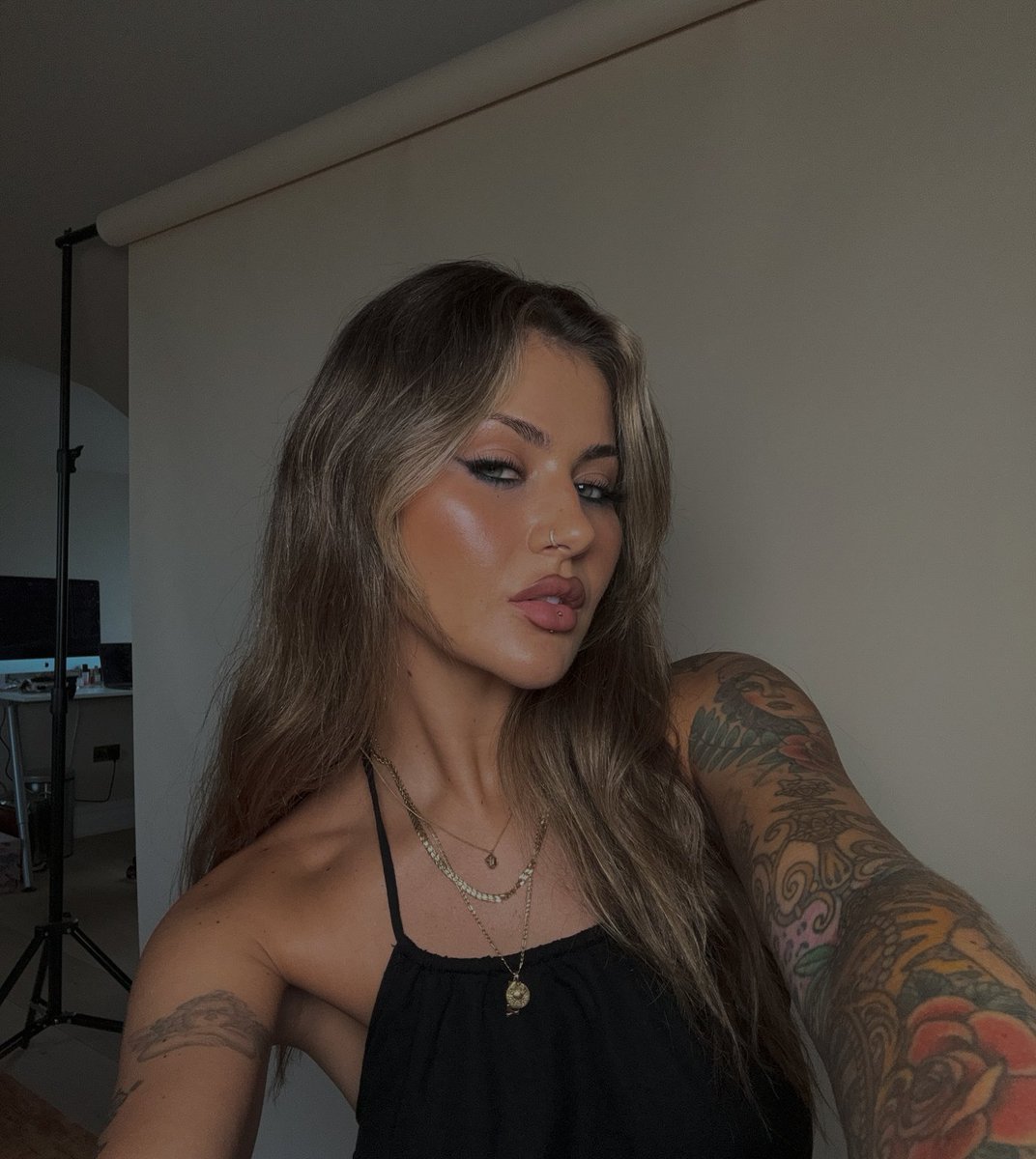 alexis (slow) tweet media