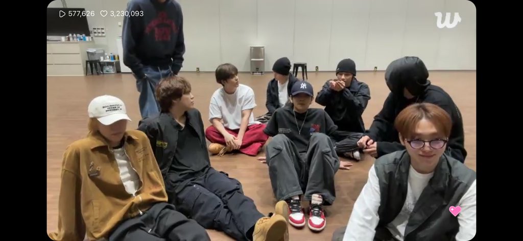 Eightⱽ⁸ tweet media