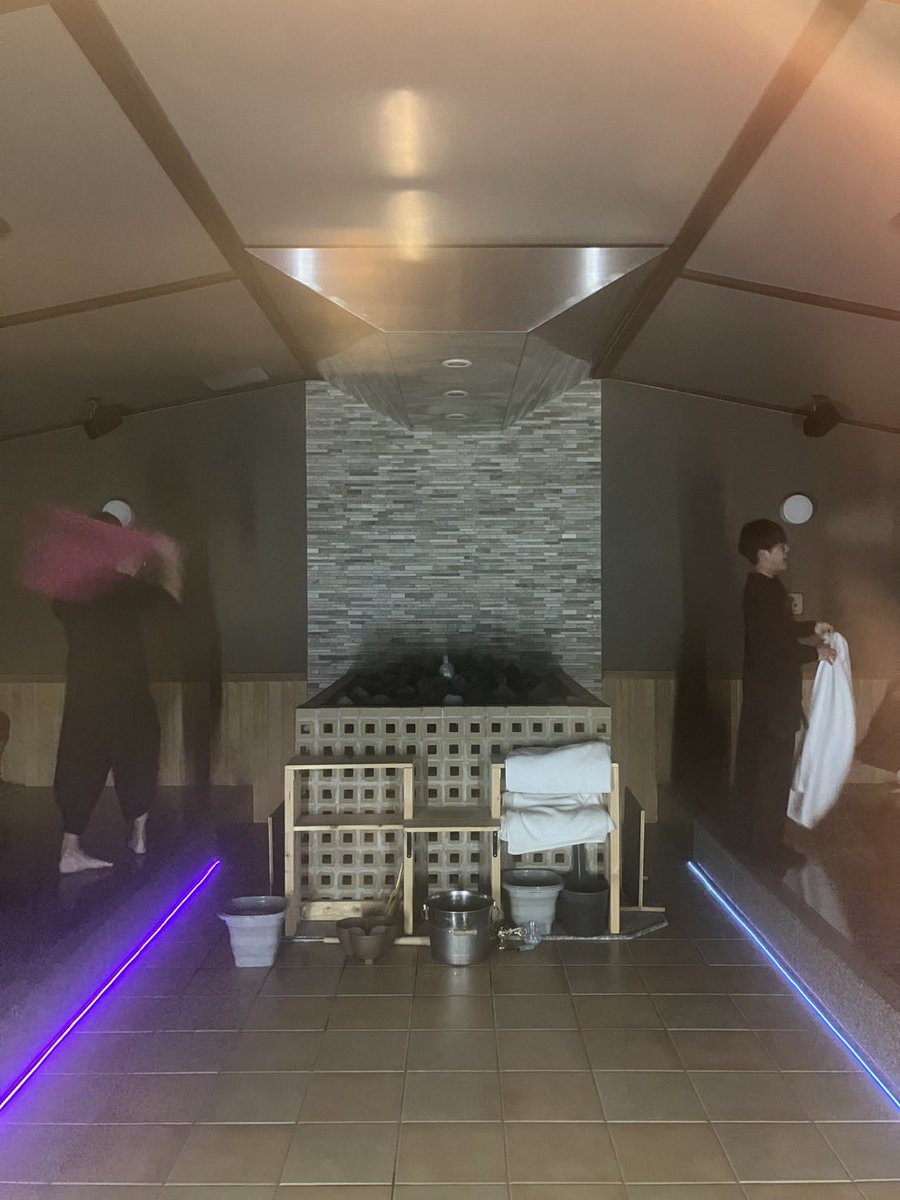 yubuneryugasaki's tweet photo. 本日は湯舞音市原ちはら台店の『ニッシ〜&amp;Rui』に来ていただきました‼️

ニッシ〜による小道具を使った演出とRuiによるタオル回しで盛り上がりました🔥

本日はありがとうございました😊 https://t.co/G67jIHmien