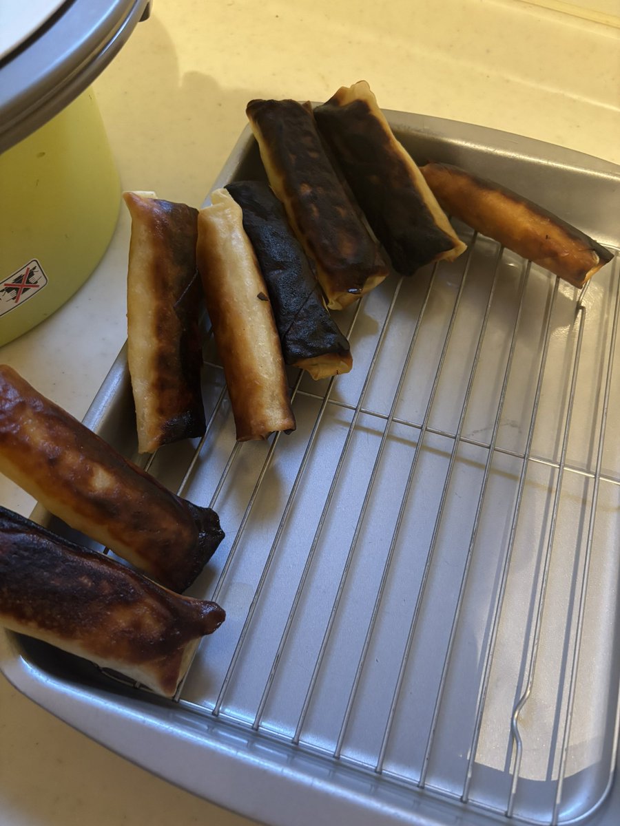 揚げ物はやっぱり苦手やーー（涙）

気が付いた時には真っ暗😱

苦手な事に挑戦する✨✨
って、すごい大切な事だと思うけど
やっぱり苦手な物は苦手で結果は伴わないと現実を目の当たりにした40代…

人生諦めも大切だね🎶
