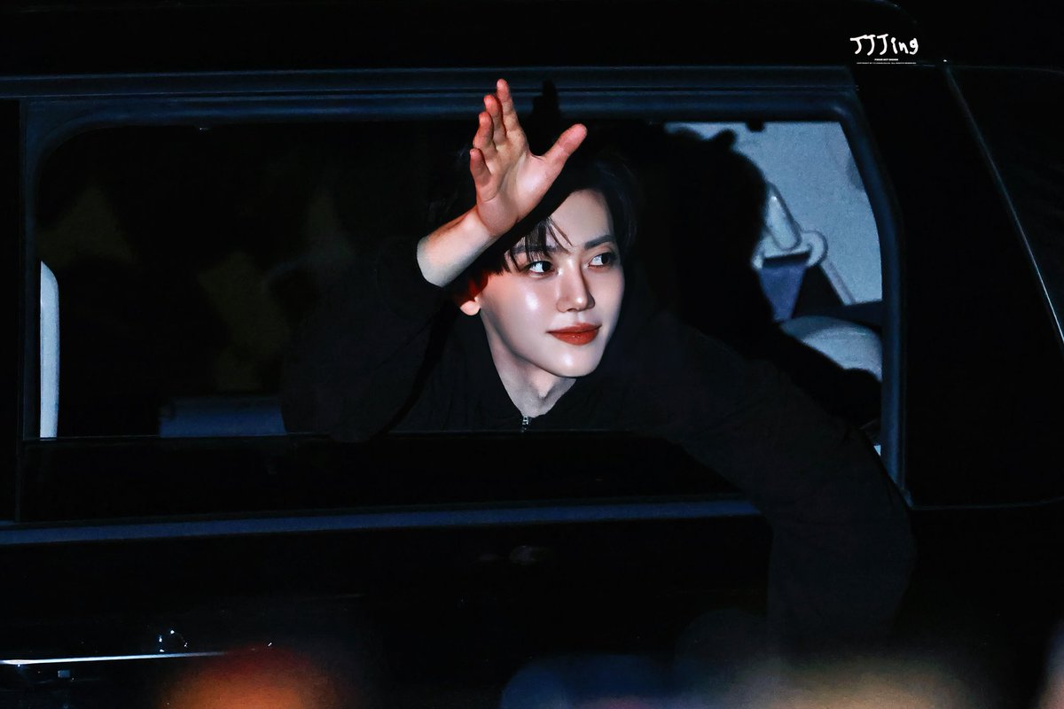 Jianajiajia tweet media