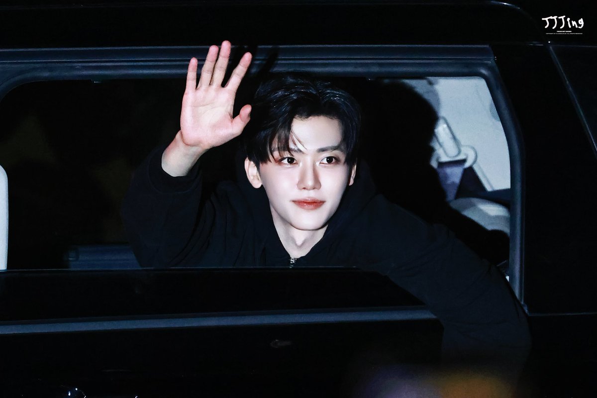 Jianajiajia tweet media