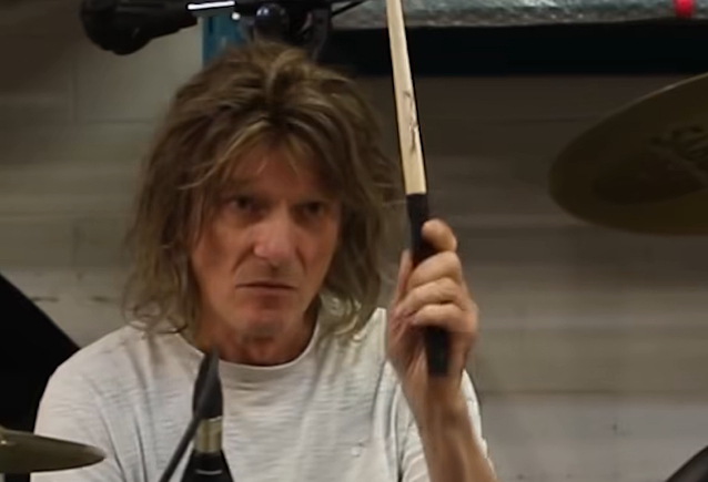 BLABBERMOUTH.NET tweet media