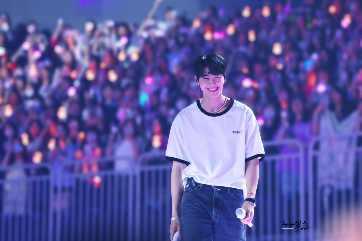 Your smile made my day🤍 tweet media