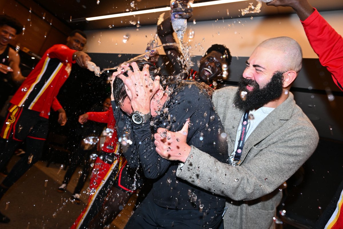 ATLHawks's tweet photo. Win 5️⃣0️⃣0️⃣ https://t.co/70l0qb71V4