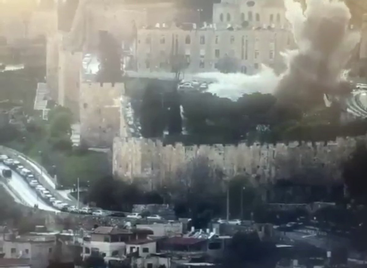 Andrew Fox tweet media