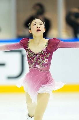 Daily Figure Skating Costumes tweet media