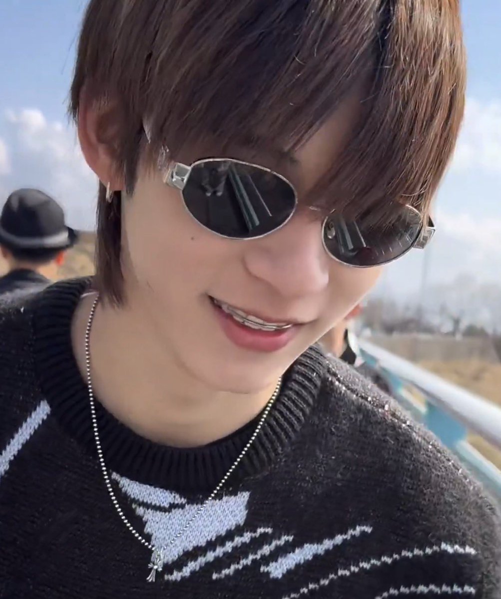 ɴᴀᴠʏ tweet media