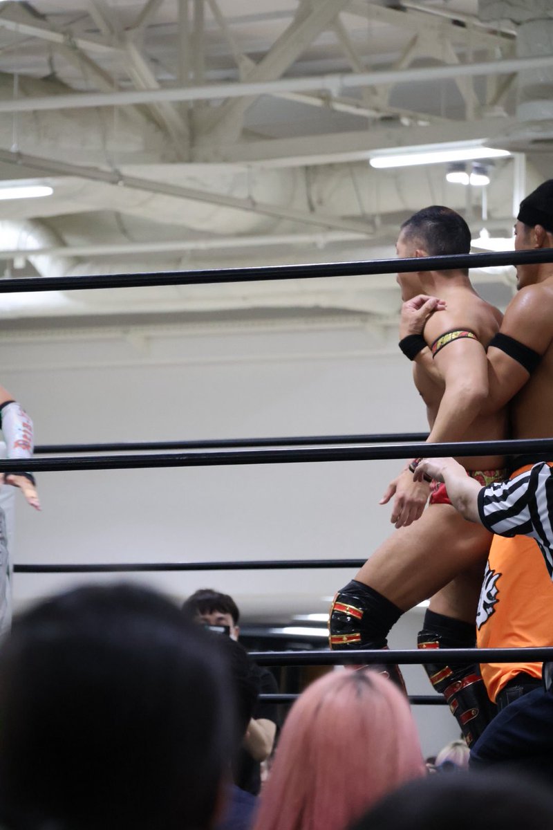 s2__kazu__s2's tweet photo. 2026.03.29
ありゃりゃ〜💦
今日はキッドさんが
べんけーさんとHUGなのね🤭
#DRAGONGATE
#NOTHUG https://t.co/lk5oCgTUR0
