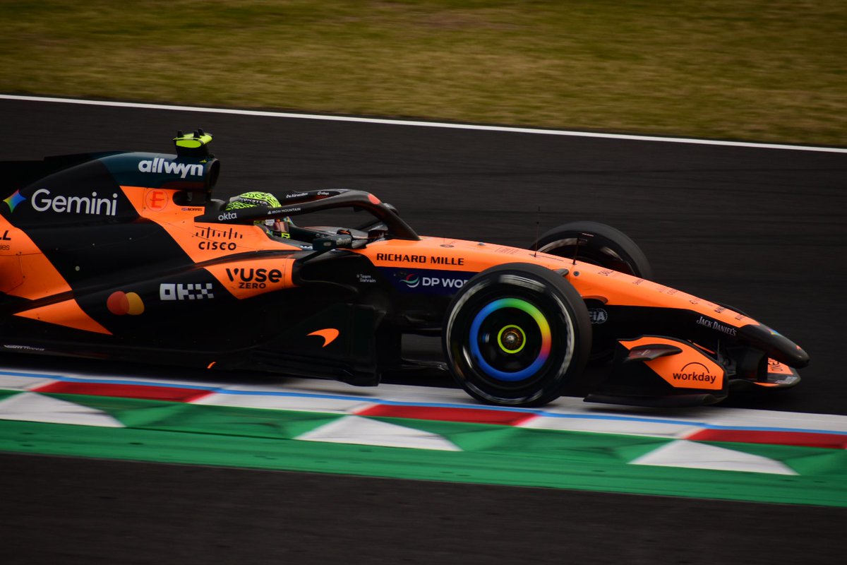 f40_photo tweet media