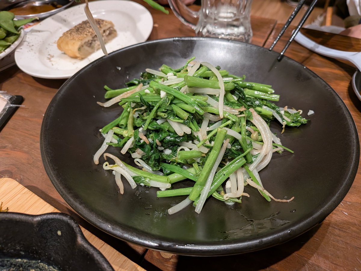 ろーたりー tweet media