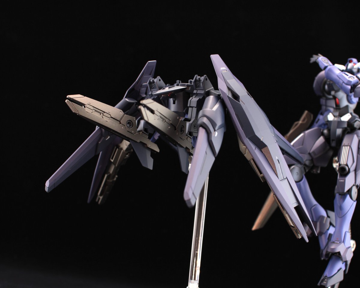 #イチニノコン6 
#ガンプラ 
作品名『ガンドペルディトール(GUND-PERDITOR)』
ガンドノードとジンクスをミキシングした素体をベースに、プロスペラ以外の何者かが人類を滅ぼすため、クワイエット・ゼロの内部に秘匿していたガンドノードの上位機種、水星の魔女の裏ボスのイメージで作成しました。