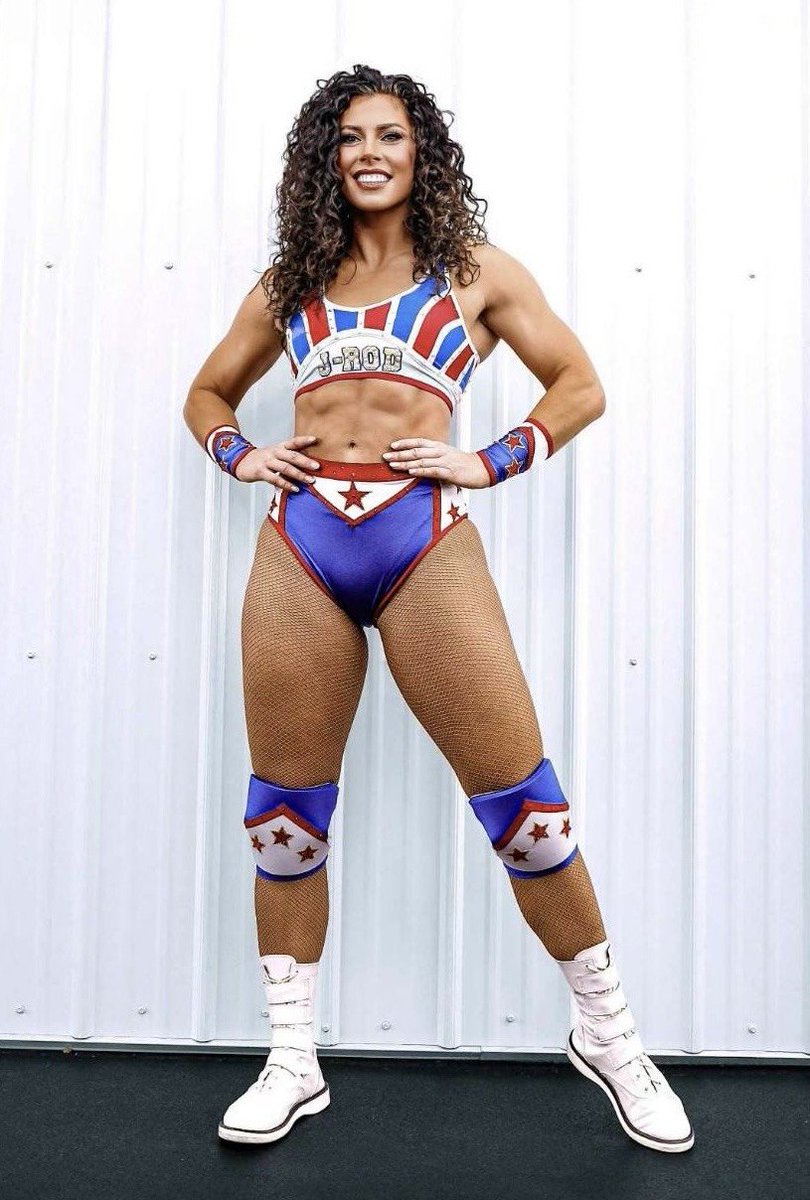 meraWRESTLING tweet media