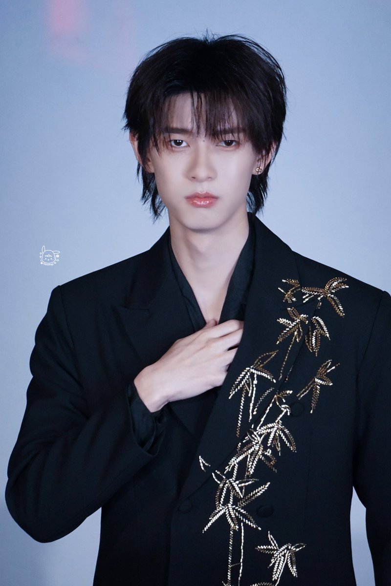 เหวิน tweet media