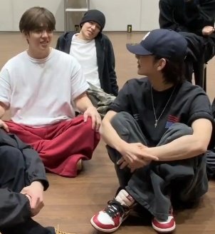 resh 🍞 tweet media