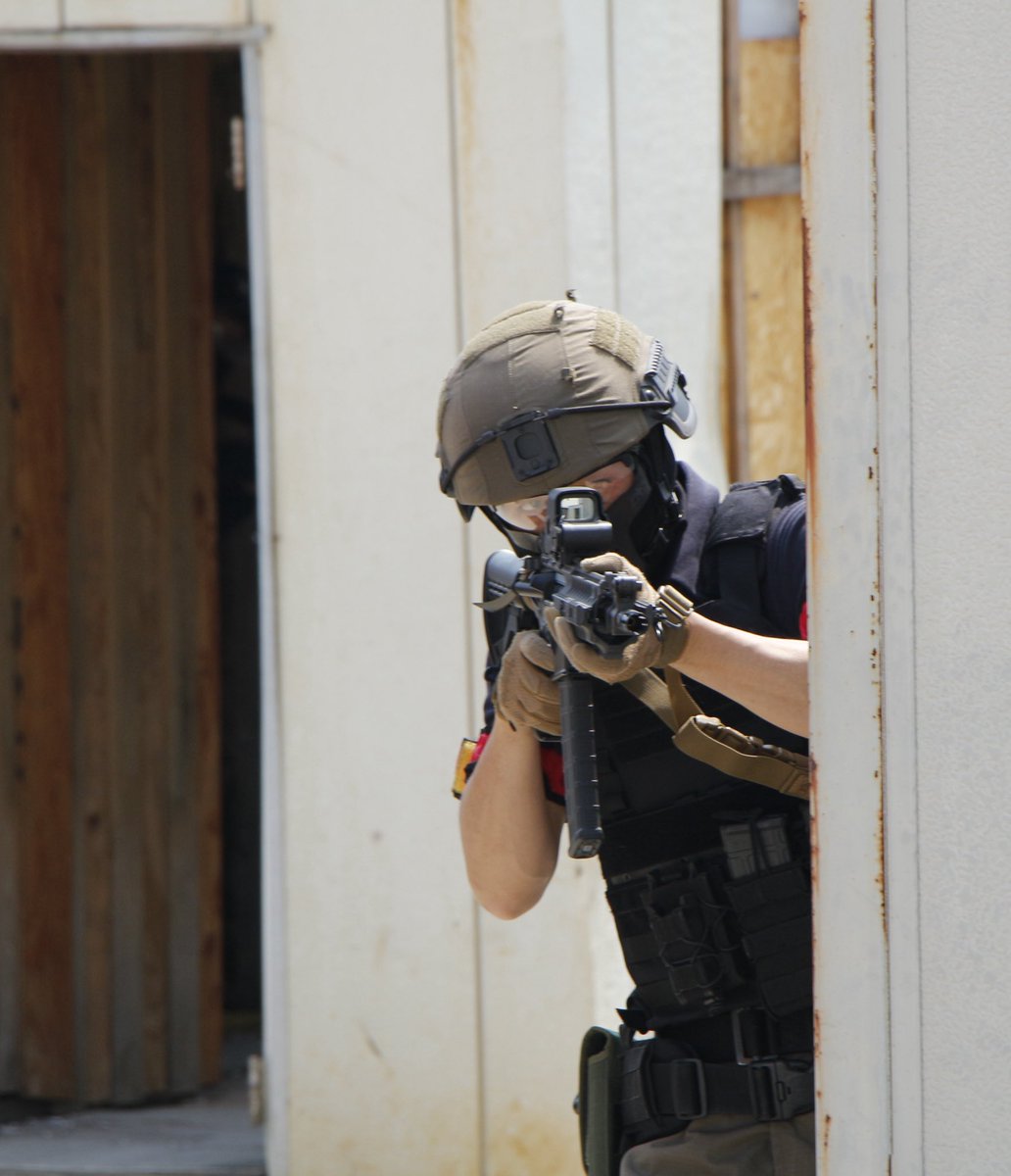 撃ち合いがしたくてcraに！

装備は特に決めず使いたい銃に合わしました
1戦目だけスーツ着てあとはポロシャツです
甘えちゃいました、、マジで暑すぎ

sr3mも次世代もよう動くし楽しいです
一枚目の写真いいね！