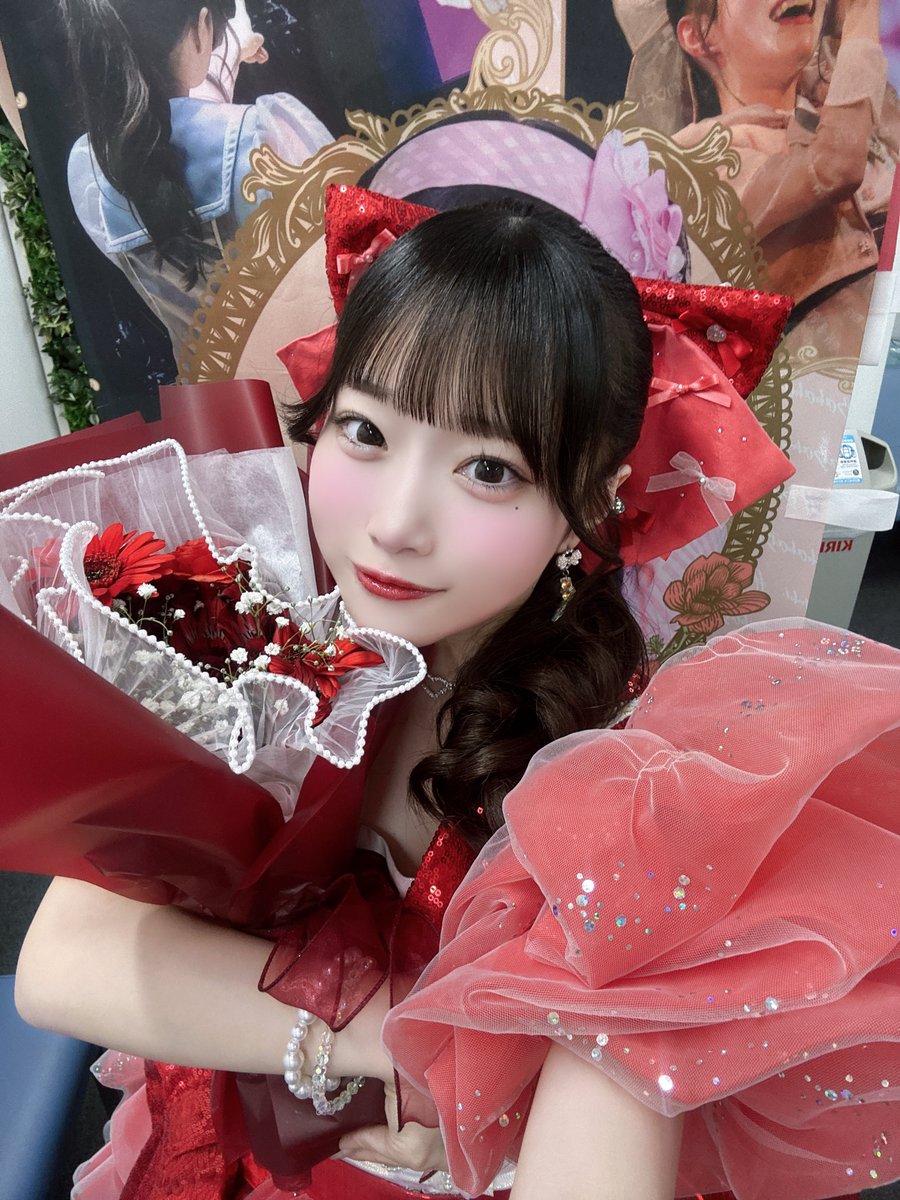 本日 #ババババンビ としての全てが終了しました！

初めてつけられたキャッチコピーは“日本一不運なアイドル”
そんな私達を信じて愛してくれた皆さんが幸せをくれました！

バンビが私の全てでした！6年間走りきった！
心からありがとう、ずっと大好きだよ

#ババババンビ 赤色担当 岸みゆ