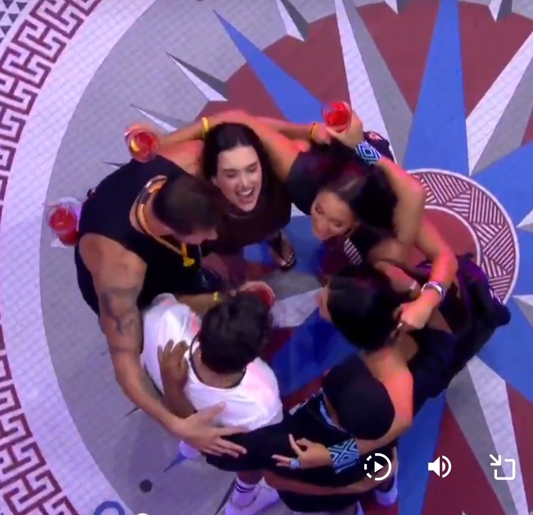 Giulinhá 🤠⚡ tweet media