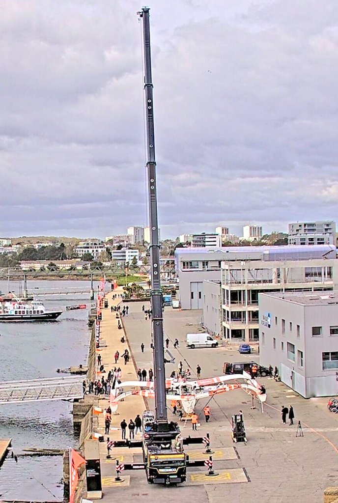 UltimBoat's tweet image. #Ultime #UltimTeam #OceanFifty #Miseàleau

Sodebo Fifty est arrivé à son point de levage pour sa mise à l'eau à Lorient La Base.
