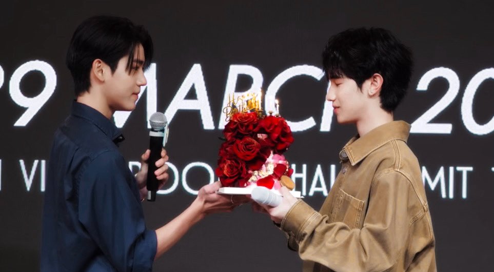 ꒰เงอะงะรักลูกเพ่ม่อน!꒱🍊🍊 tweet media