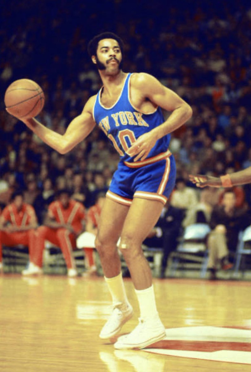 HarryHaris48861's tweet photo. Happy birthday Walt Frazier, born March 29, 1945. Hall of fame basketball player was a 2x NBA champion with the New York Knicks, 7x all star. Became a popular announcer for the team after retiring. #WaltFrazier #NewYorkKnicks #NewYork #Knicks #basketball π https://t.co/MsxI7FCdhB