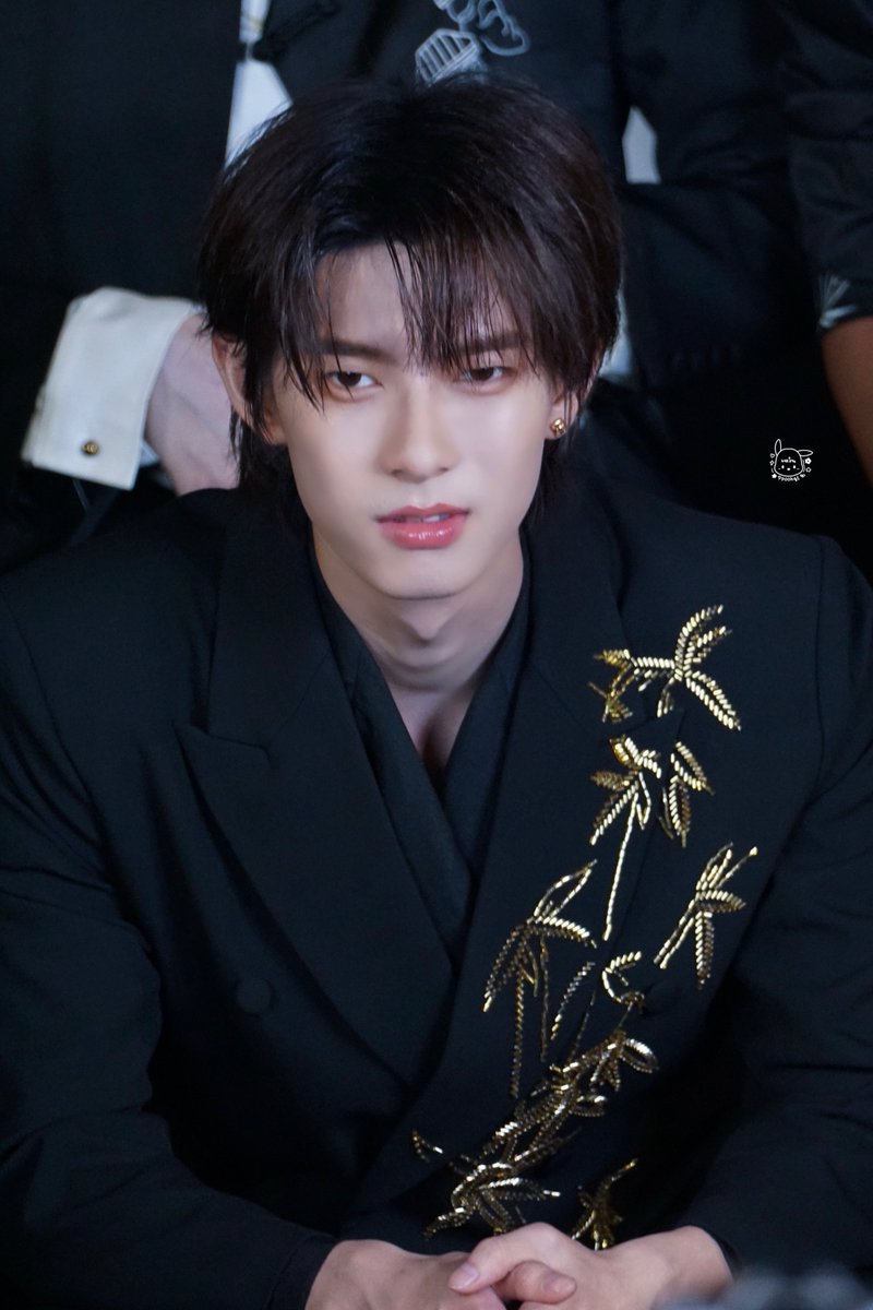 เหวิน tweet media