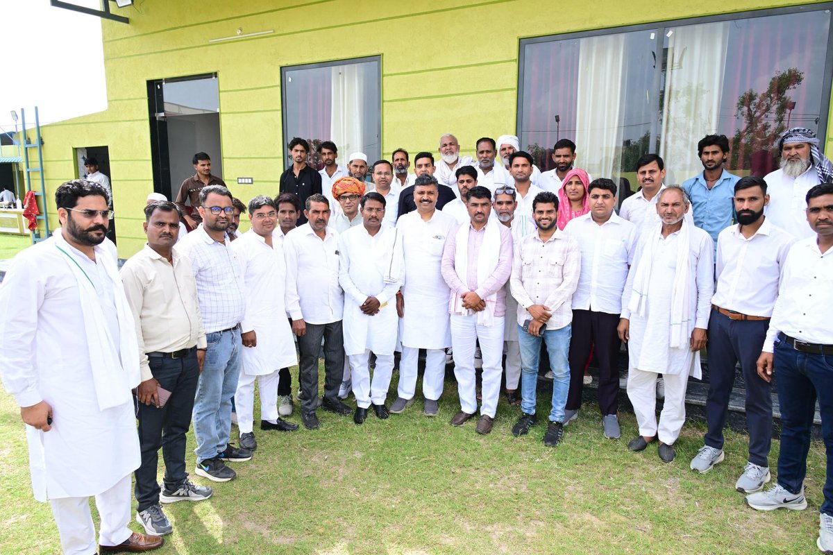 TikaRamJullyINC's tweet photo. आज अलवर ग्रामीण में अपनों के बीच विभिन्न कार्यक्रमों में l https://t.co/Gay680ARjC