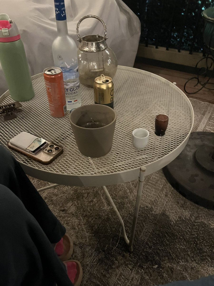 ️️ 🫗 tweet media