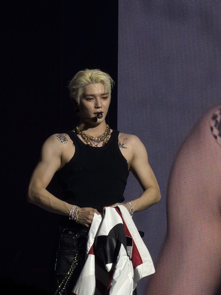 TAEYONG IS BACK 🌹 tweet media