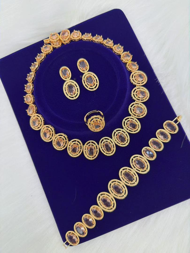 MOLADÈ. tweet media