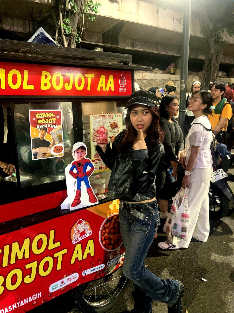 neyu🕷 tweet media