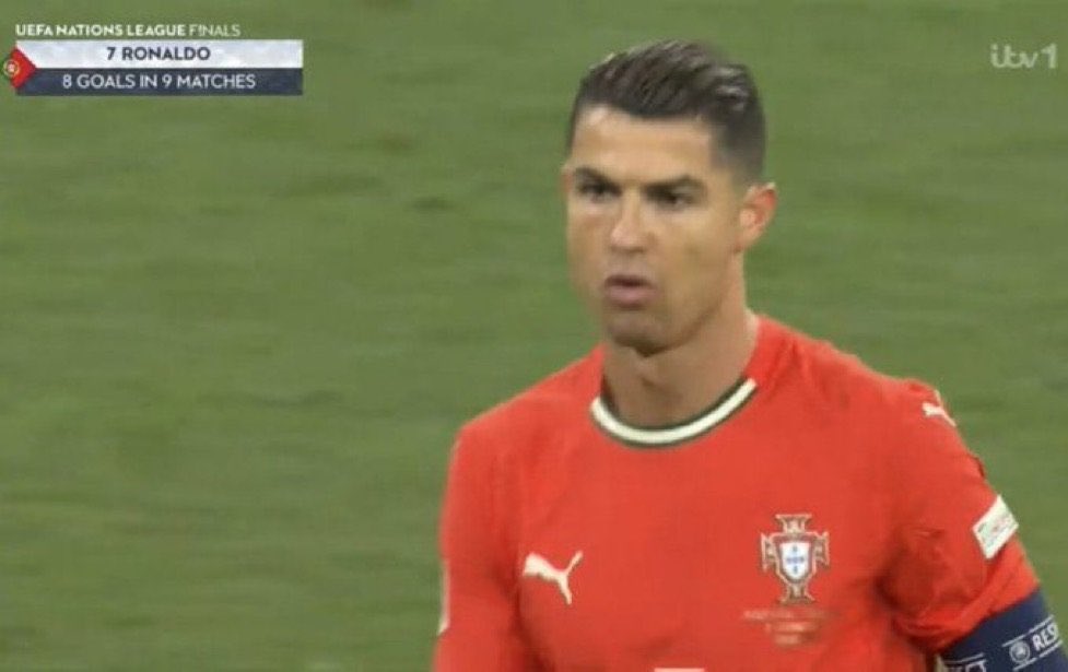 Hámzēe★ tweet media