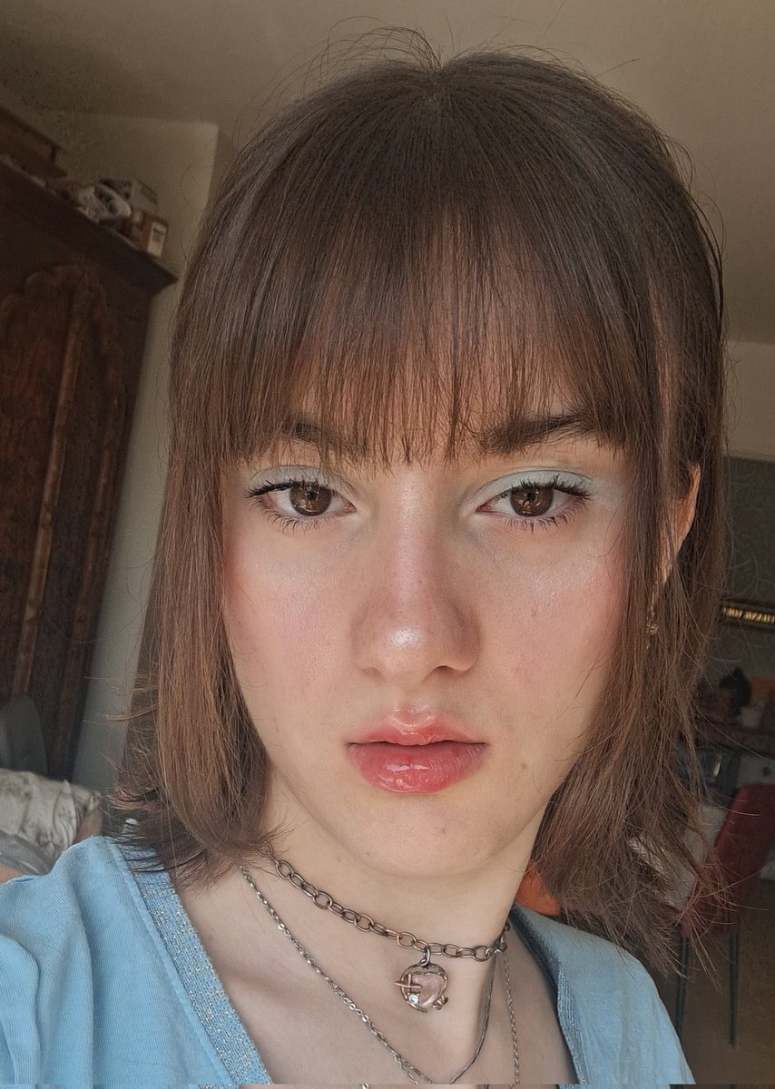 ๐๐๐๐๐๐๐ข๏ฝกโ
หsaw piwon in fansign tweet media