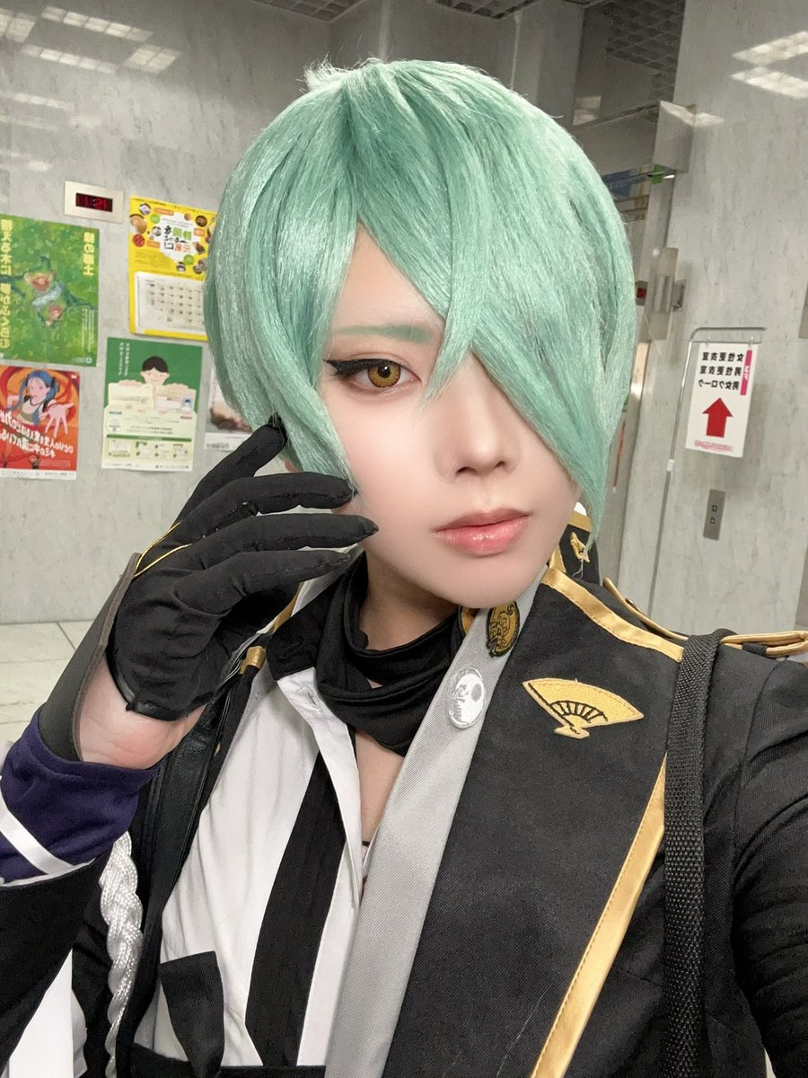 cos 三ュ2.5

#富士コス お疲れ様でした〜!!
1着目筥2着目特2🐍でいました🥰
アイメイクは変えずに2着目に挑んだんだけど違い出てるかヒヤヒヤしてたけど皆さん褒めてくれてすごく嬉しかったです🥲💚