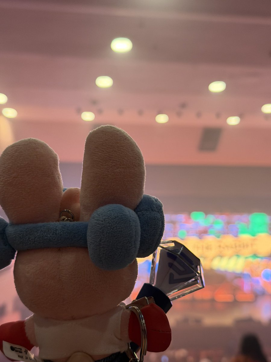 🌙💙 tweet media