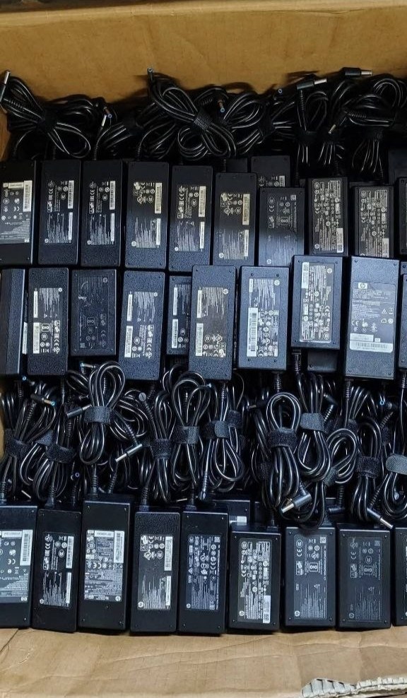 UAEPCCOM's tweet photo. 5000 PCS of:
Dell HP Original Adapters
Fully Tested
Ready to Ship or Pickup.

📦 UAE's Computers Wholesaler
📍 Sharjah, UAE
📱 WhatsApp: +971529358032
🌐 https://t.co/oMRxEmZUhE
#LaptopsUAE #ITWholesale https://t.co/DvOoCBXjpj