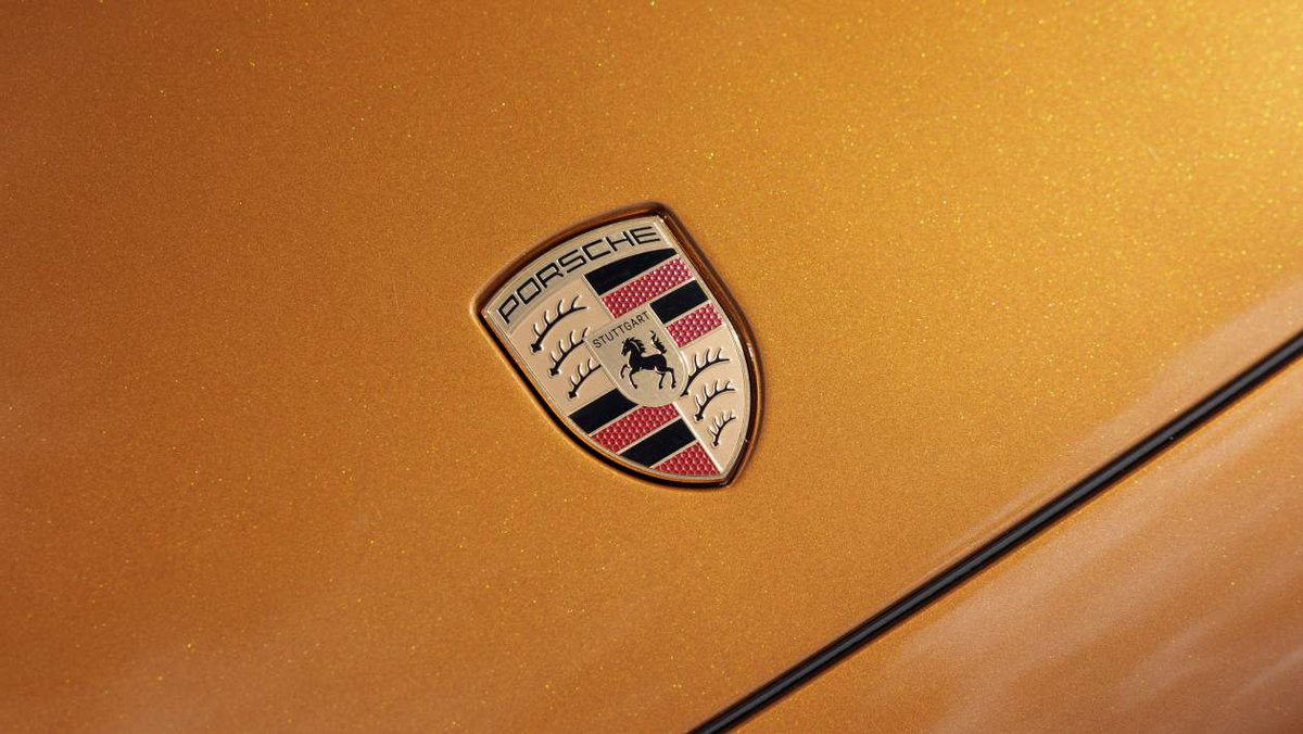 PCardotClub's tweet photo. All-new petrol-powered Porsche Cayenne coming by 2029 https://t.co/JldDvQyuzh #AutoExpress https://t.co/tdusbuxdRP