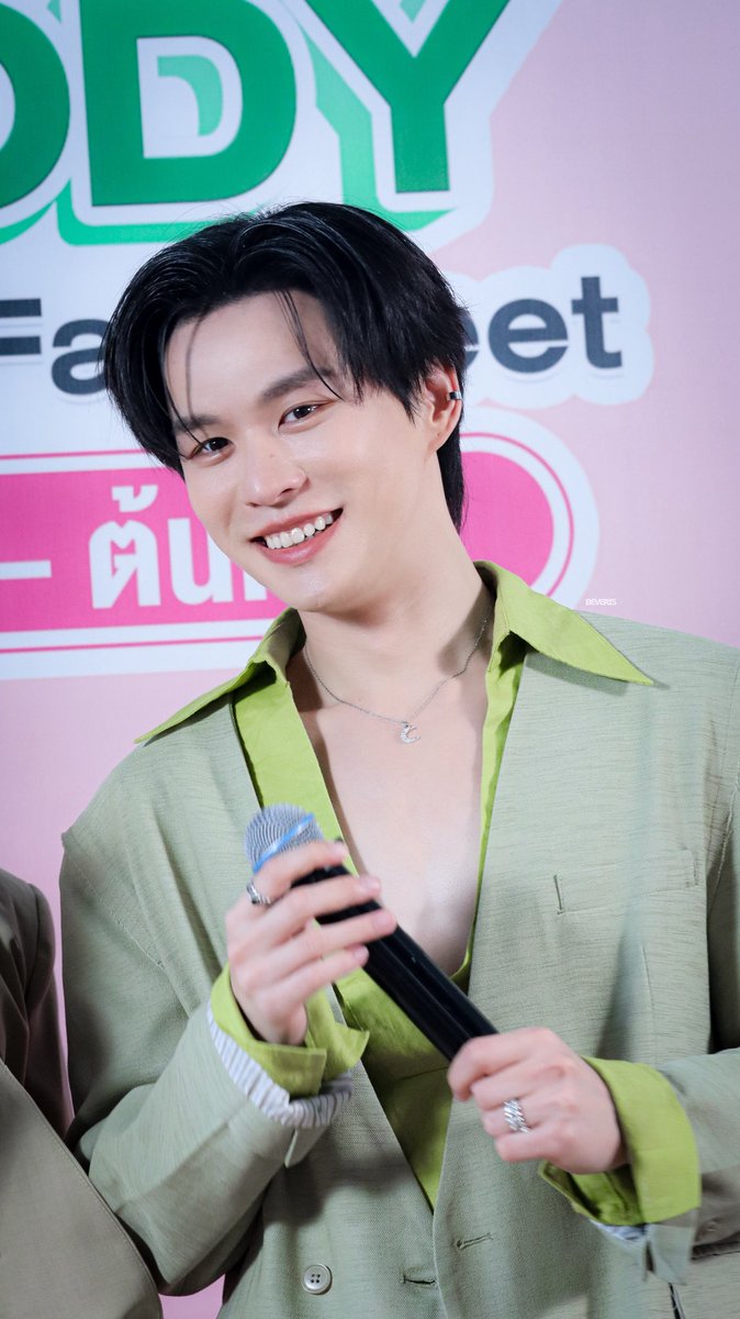 ❥･• พะพวย • ʙᴇᴠᴇʀɪs🌳⛅️ tweet media