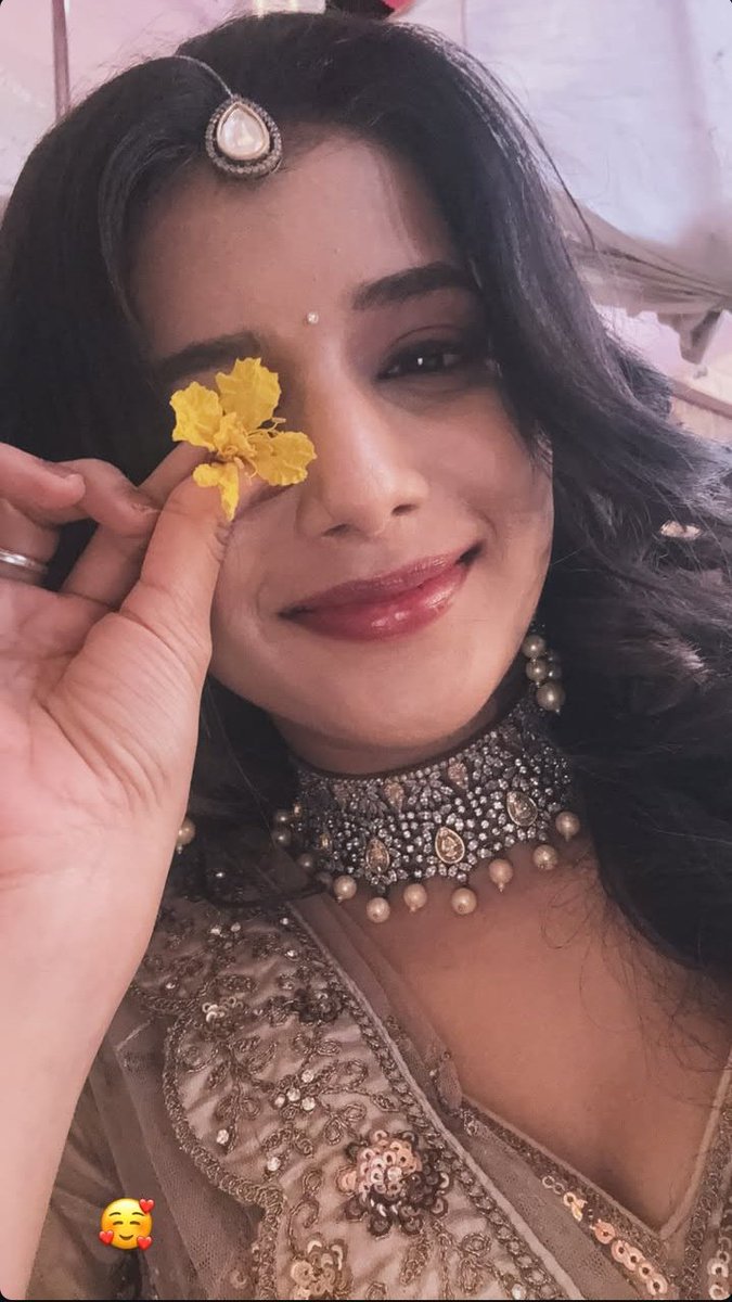 Samridhii Shukla Official FC tweet media