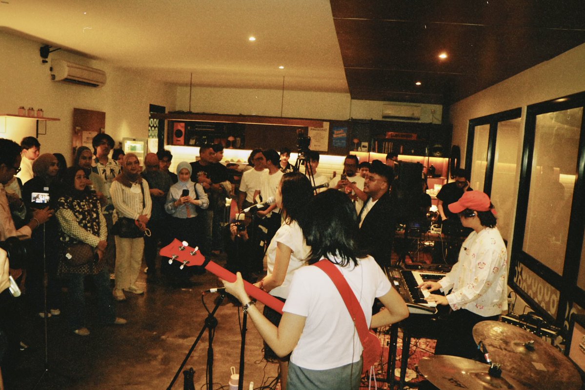 Tobias Hosea tweet media