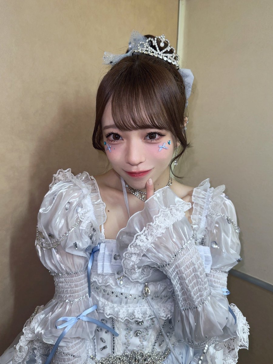 rena_happy_4's tweet photo. 生誕祭来てくれて
ありがとうございました…！！👑

沢山お祝いしてもらって
皆と１日を過ごせて
幸せいっぱいで幸せ者；－；

今日はみんなゆっくり休んだよっ

残り2ヶ月間よろしくお願いします🌸 https://t.co/04OzZoLdHG