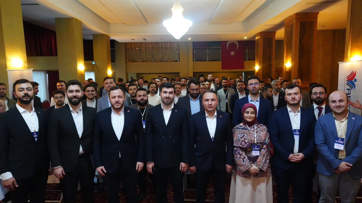 Geleceğin Türkiyesi, Güçlü Gençliğin Omuzlarında Yükselecek! 🇹🇷

Genel Başkanımız Sn. <a href="/_aliyalcin_/">Ali YALÇIN</a> , Genel Başkan Yardımcılarımız Sn. <a href="/Leventusl/">🇹🇷Levent USLU</a> ve Sn. <a href="/RamazanCakirci/">Ramazan Çakırcı</a>’nın da katılımlarıyla; Genç Memur-Sen Başkanımız <a href="/mstemrebalci/">Mesut Emre Balcı</a>, Genel Merkez Yönetimimiz, 81 il başkanımız ve