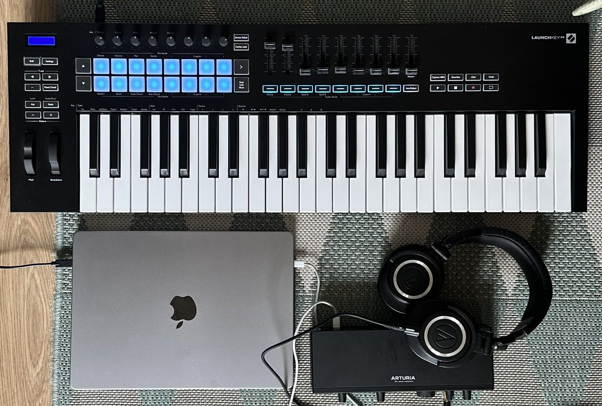 ከለላ tweet media