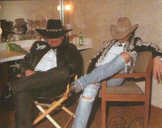 ⨷ ᴛᴇxᴀꜱ ᴛᴏᴍ. tweet media