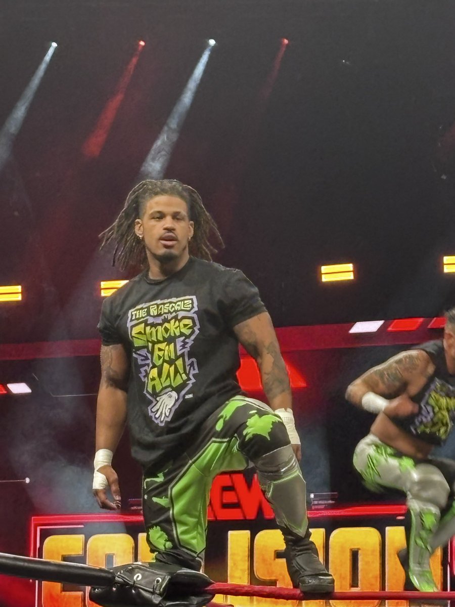 MitchP1983's tweet photo. Here’s some pics of #TheRascalz @dezmondxavier last night at @AEW #Collision in #CedarRapids IA! #Wrestling #AEW https://t.co/9WuLyDbGfE