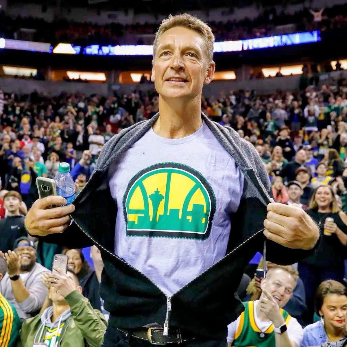 leoPOLdo vm tweet media